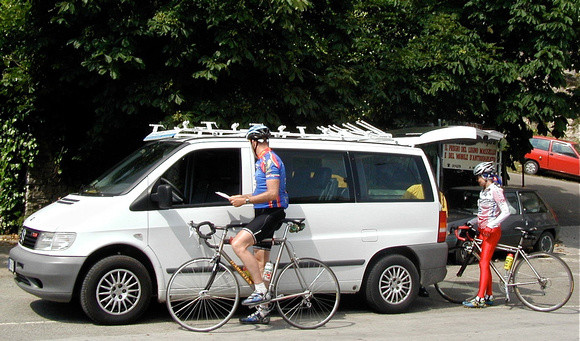 Gillean & Mark with support van.