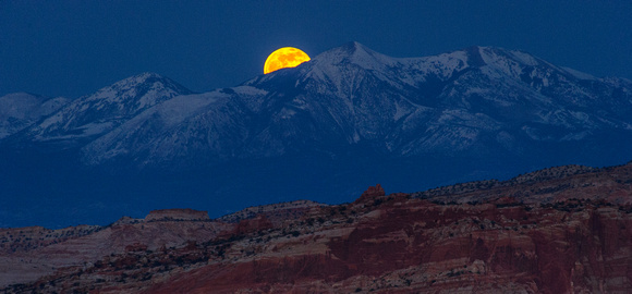 Moon rise in Capital Reef, Utah 2014