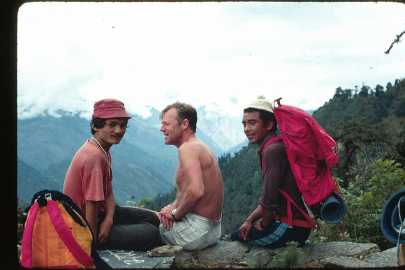 Francis with 2 sherpas.