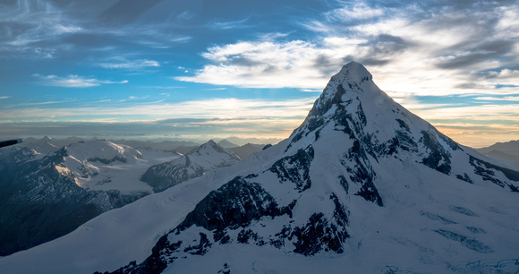 _Mount Aspiring, the Matterhorn of South Pacific at dawn
